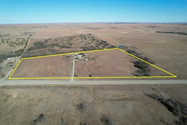 $255,000 | 357 Highway 54, Eureka, KS 67045