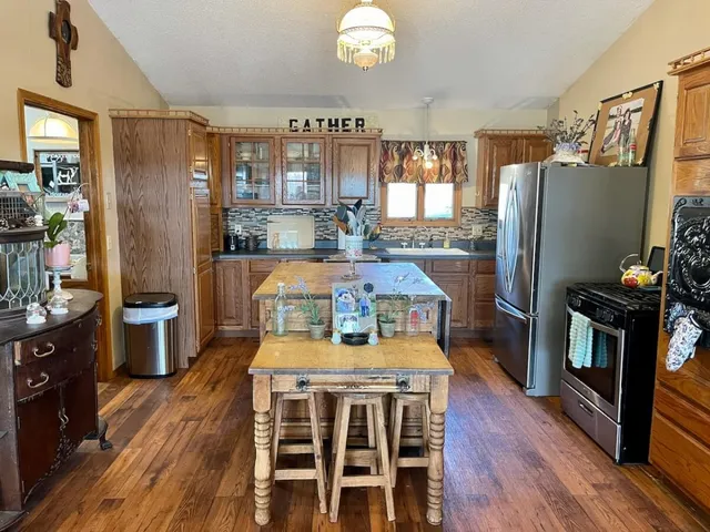 $255,000 | 357 Highway 54, Eureka, KS 67045