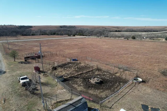 $255,000 | 357 Highway 54, Eureka, KS 67045