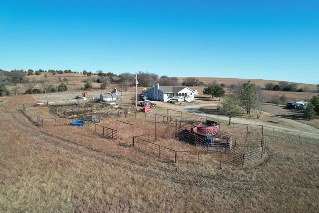 $255,000 | 357 Highway 54, Eureka, KS 67045