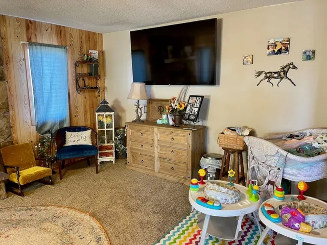 $255,000 | 357 Highway 54, Eureka, KS 67045