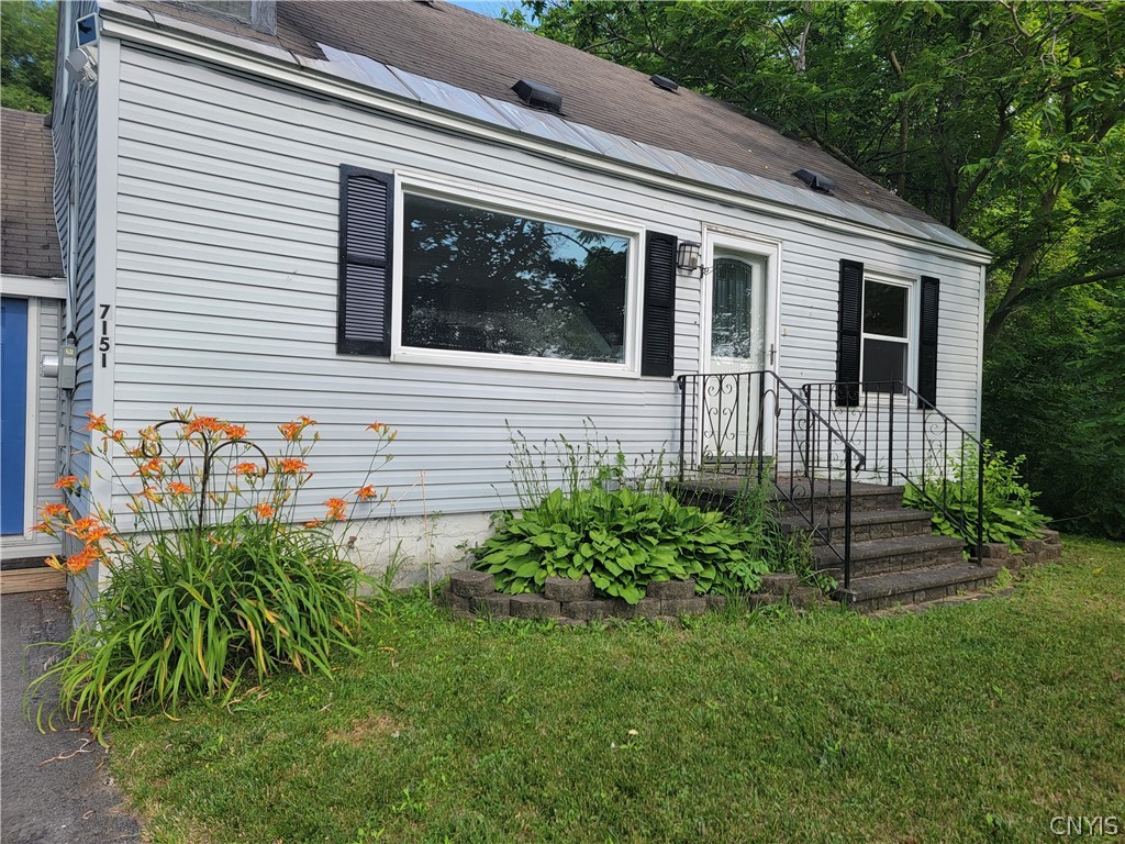 7151 Morgan Road Clay, NY 13090 - Photo 2 of 14