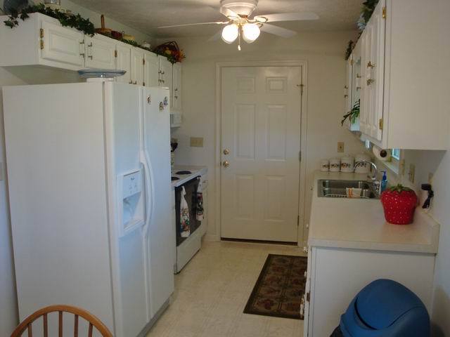 53 West Bailey Road Lewisburg, WV 24901 - Photo 5 of 14 kitchen