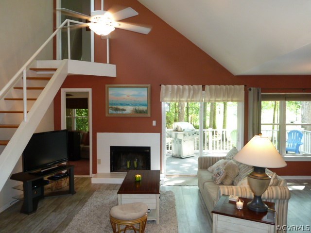 3116 3 Bridges Road Midlothian, VA 23112 - Photo 8 of 37 Smart great room, with open staircase to private 3