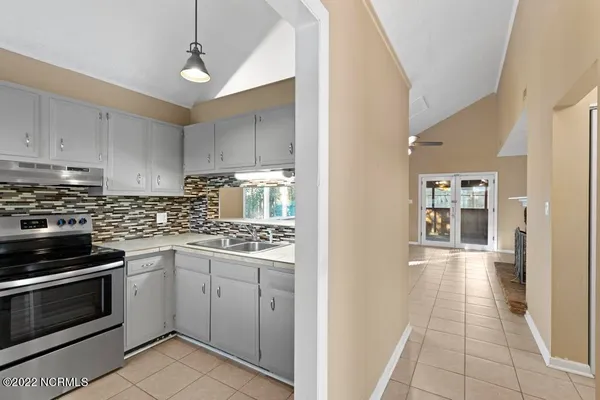 $1,300 | 210 East Doris Avenue, Jacksonville, NC 28540