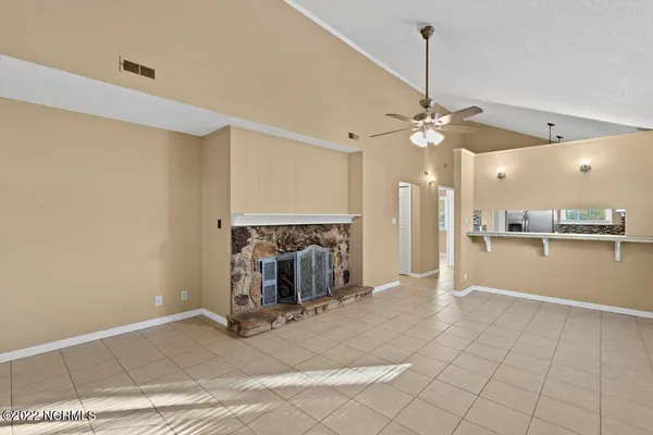 $1,300 | 210 East Doris Avenue, Jacksonville, NC 28540
