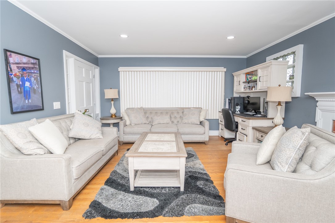 9 Farnum Avenue North Providence, RI 02911 - Photo 4 of 25