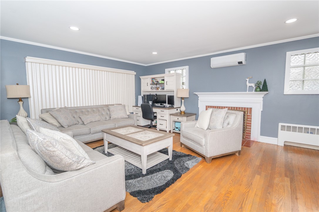 9 Farnum Avenue North Providence, RI 02911 - Photo 5 of 25