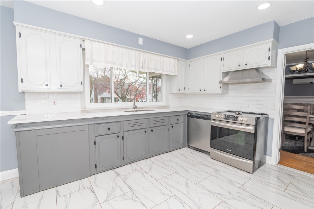 9 Farnum Avenue North Providence, RI 02911 - Photo 7 of 25