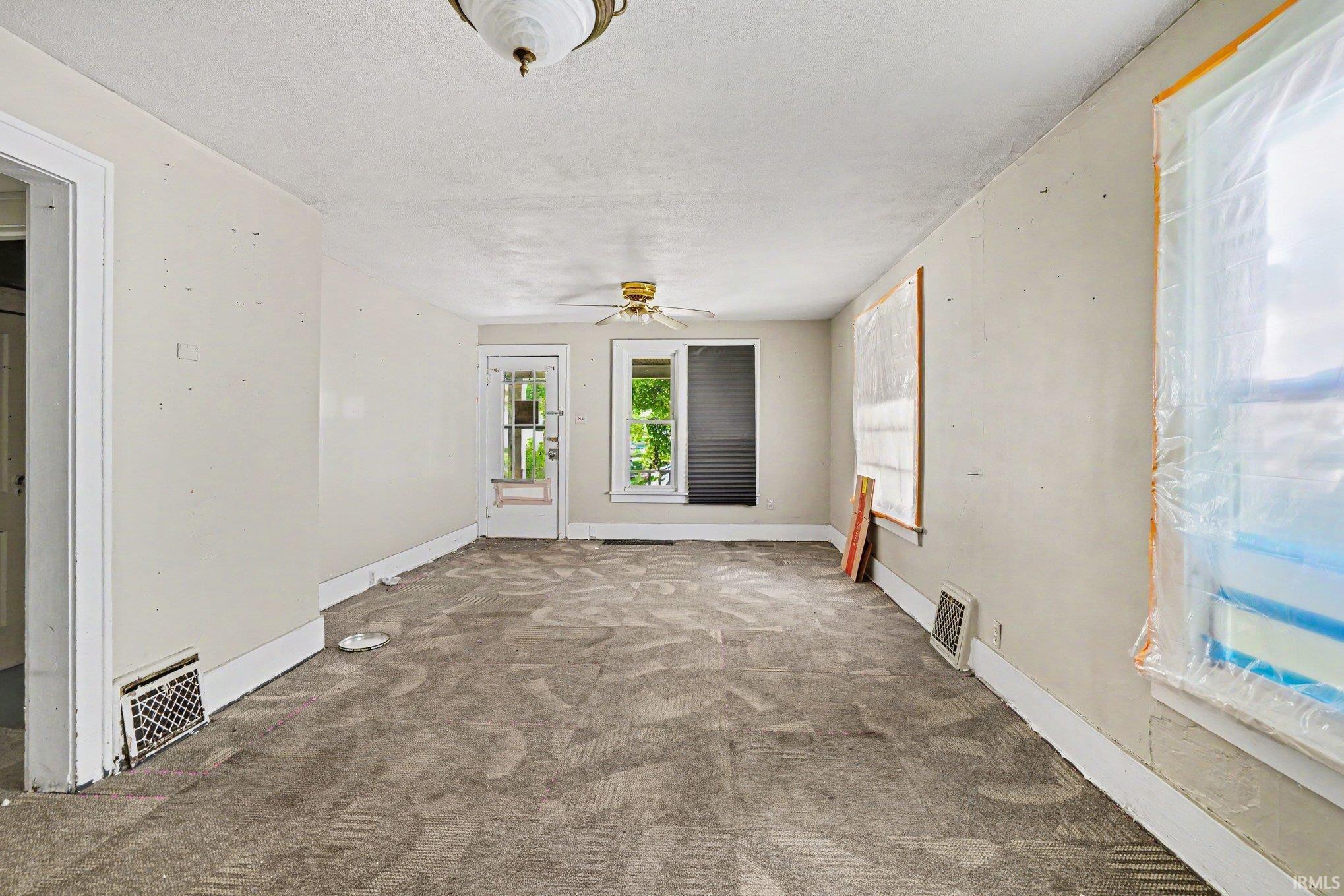 809 Altgeld Street South Bend, IN 46614 - Photo 2 of 15