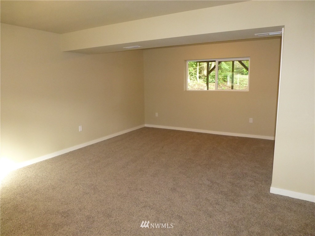4949 Brasch Road Southeast Port Orchard, WA 98367 - Photo 14 of 21 Gallery Image 14