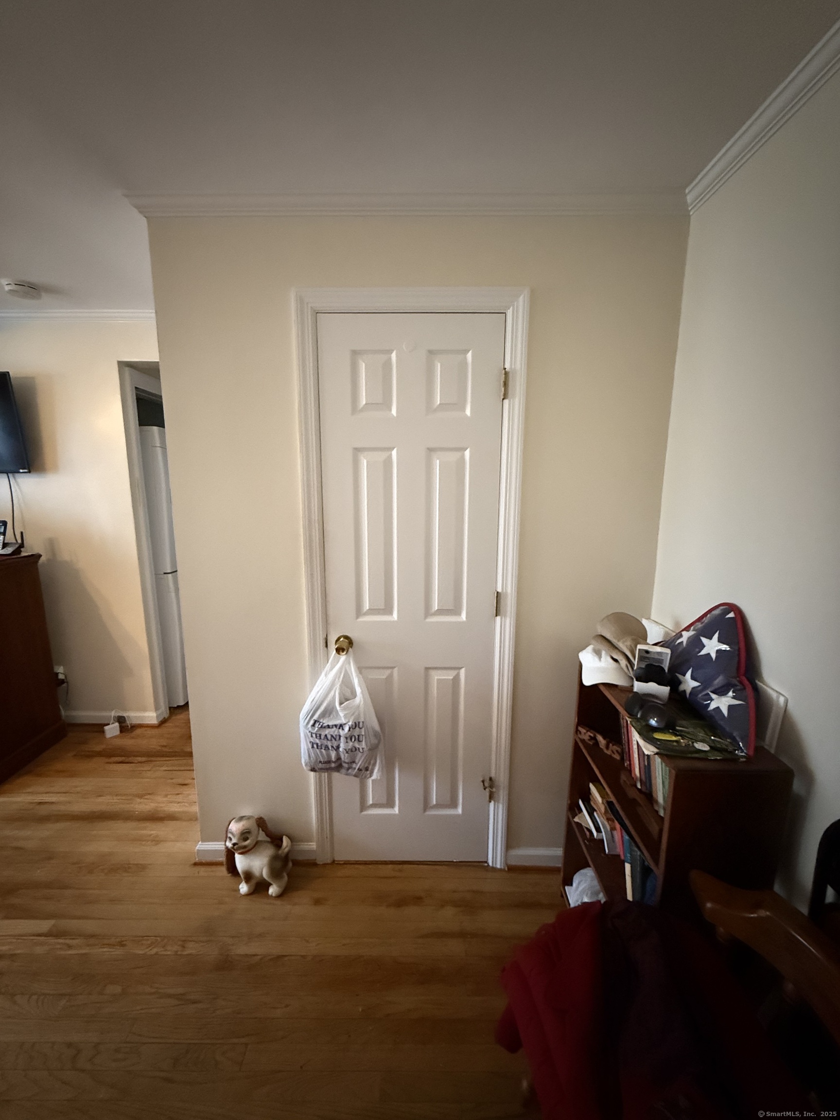 84 Canaan Court, Unit 11 Stratford, CT 06614 - Photo 2 of 13 a room with gym equipment