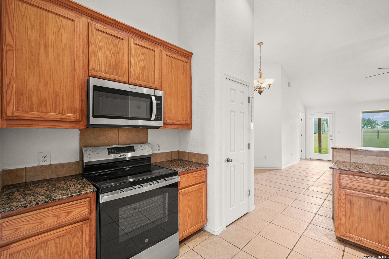 725 Cimarron Square Poteet, TX 78065 - Photo 17 of 37