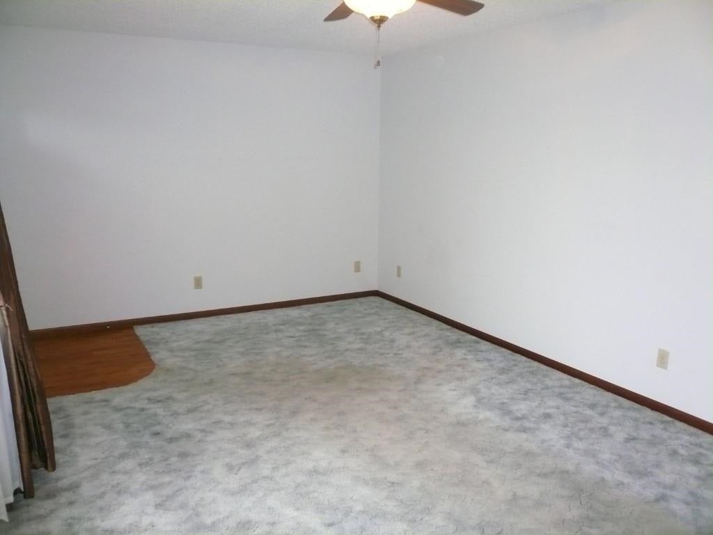 5027 Cosgrove Road Southwest Kalona, IA 52247 - Photo 3 of 16 Gallery Image 3