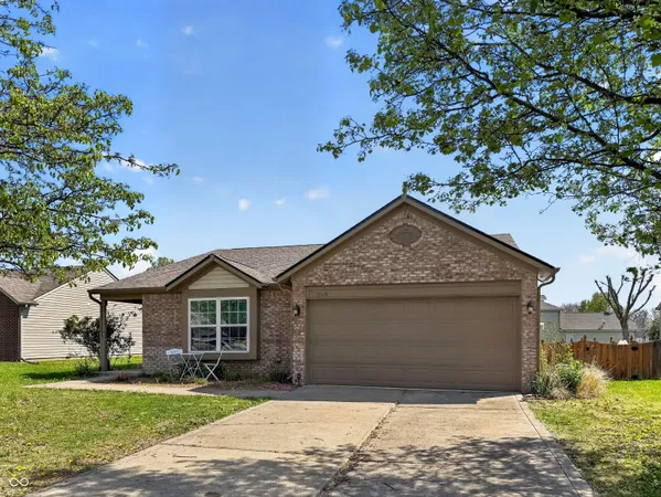 $262,900 | 1869 Kingen Drive, Greenfield, IN 46140