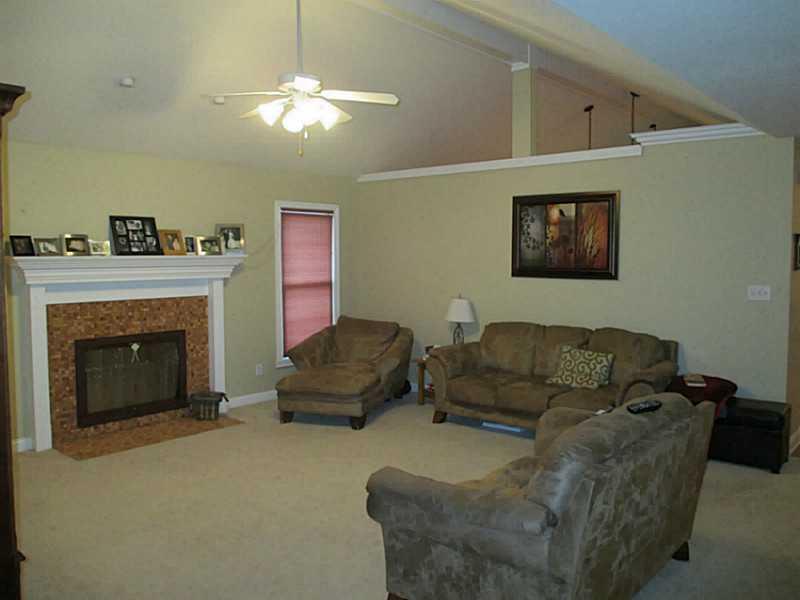 6788 Hall Road Plainfield, IN 46168 - Photo 3 of 22
