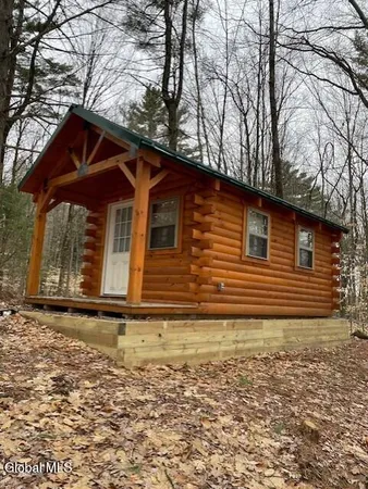 $74,900 | 8 Deming Private Avenue, Day, NY 12835