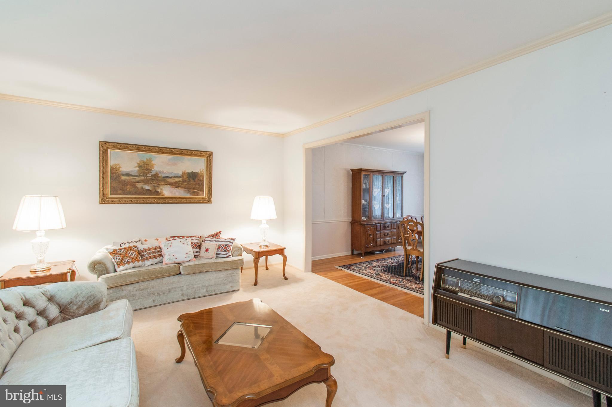 1634 Dublin Road Dresher, PA 19025 - Photo 4 of 29 Living Room