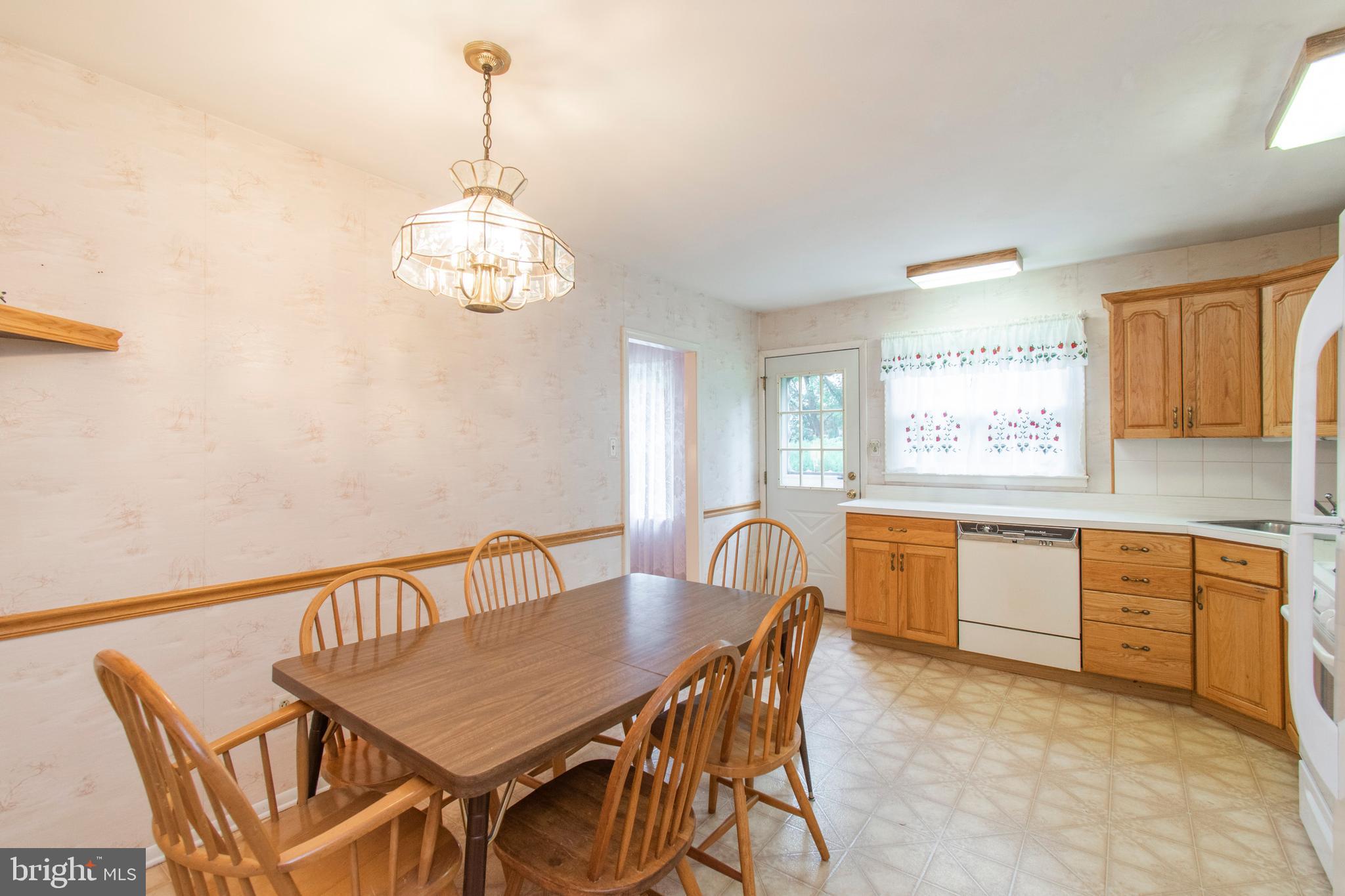 1634 Dublin Road Dresher, PA 19025 - Photo 8 of 29 Kitchen