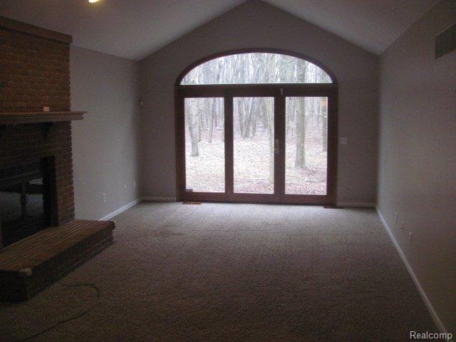725 West Leonard Road Leonard, MI 48367 - Photo 5 of 20 5living.JPG