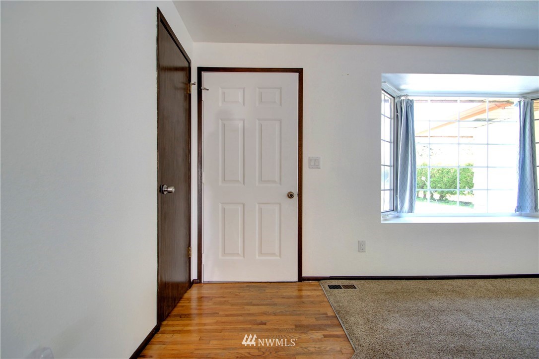 10816 Peter Anderson Road Burlington, WA 98233 - Photo 4 of 21 Gallery Image 4