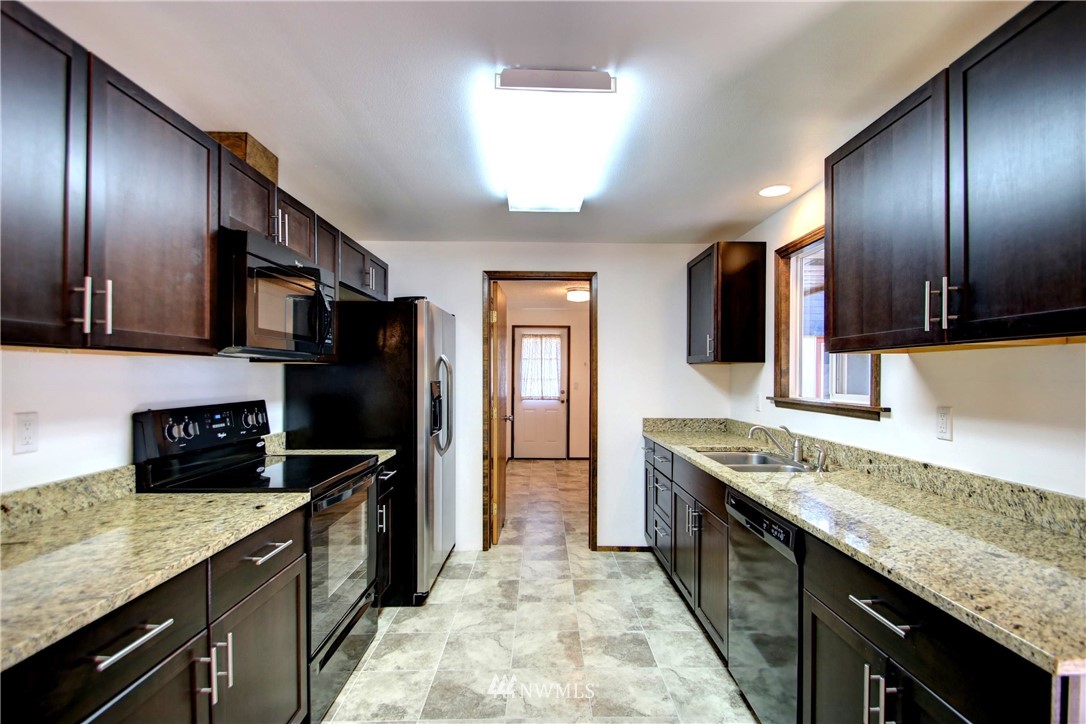 10816 Peter Anderson Road Burlington, WA 98233 - Photo 5 of 21 Gallery Image 5