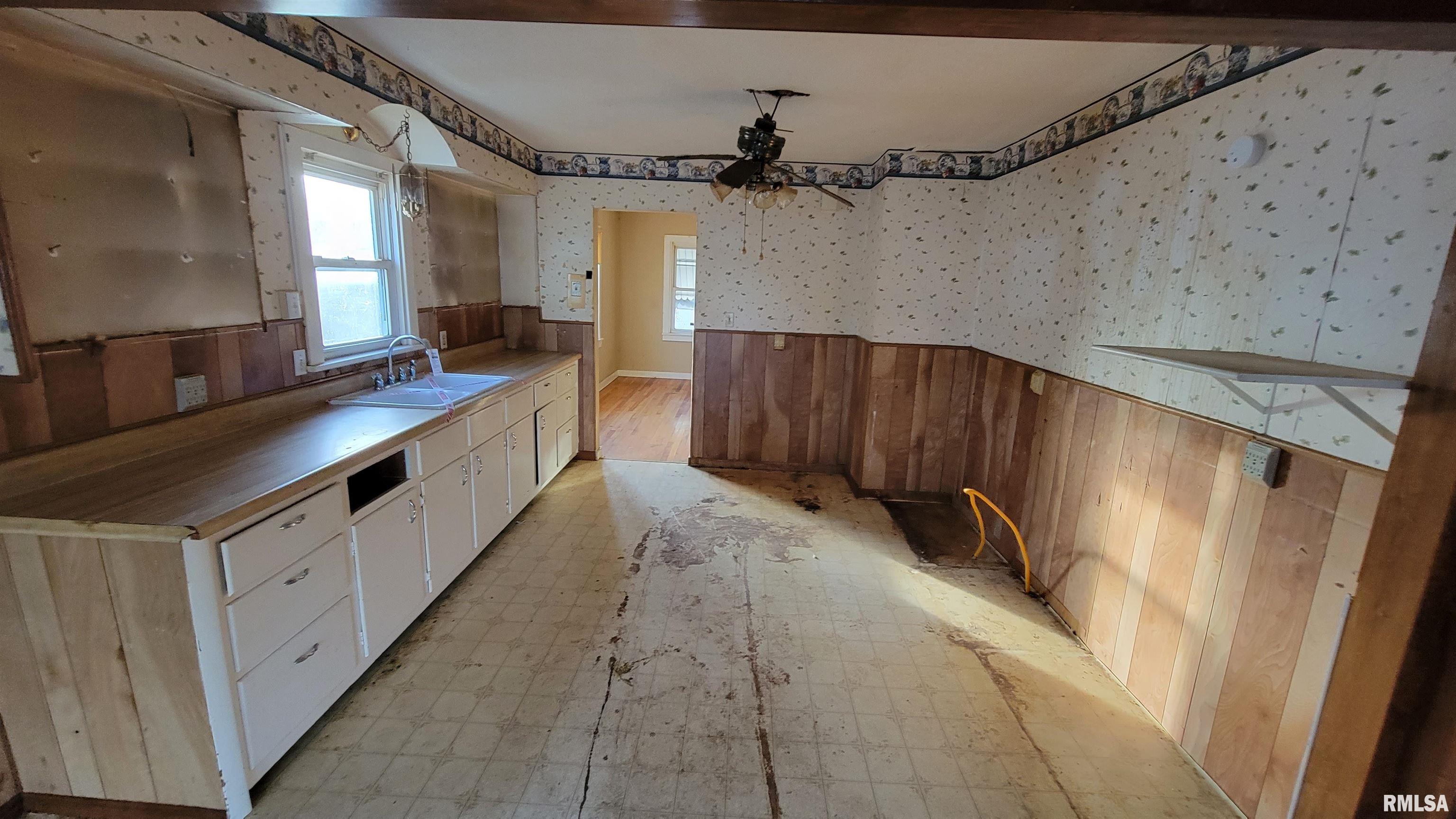 2206 South 12th Street Springfield, IL 62703 - Photo 12 of 22