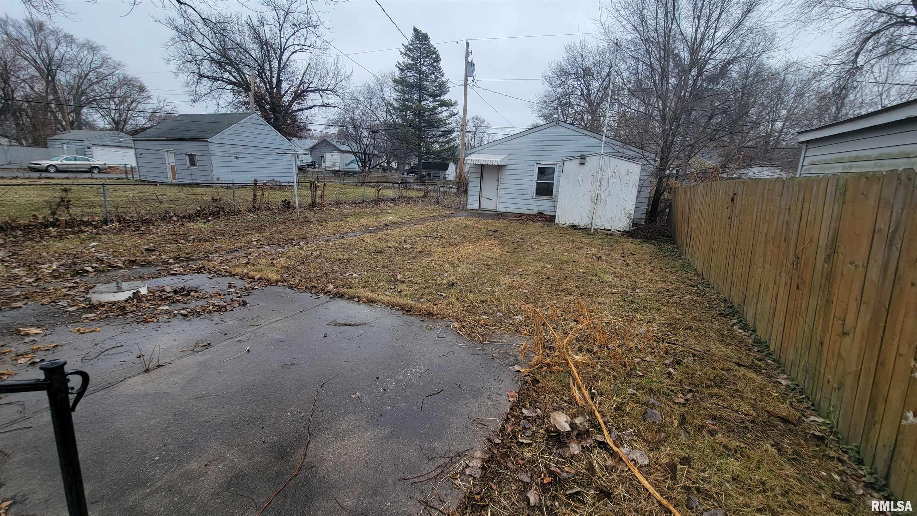 2206 South 12th Street Springfield, IL 62703 - Photo 2 of 22