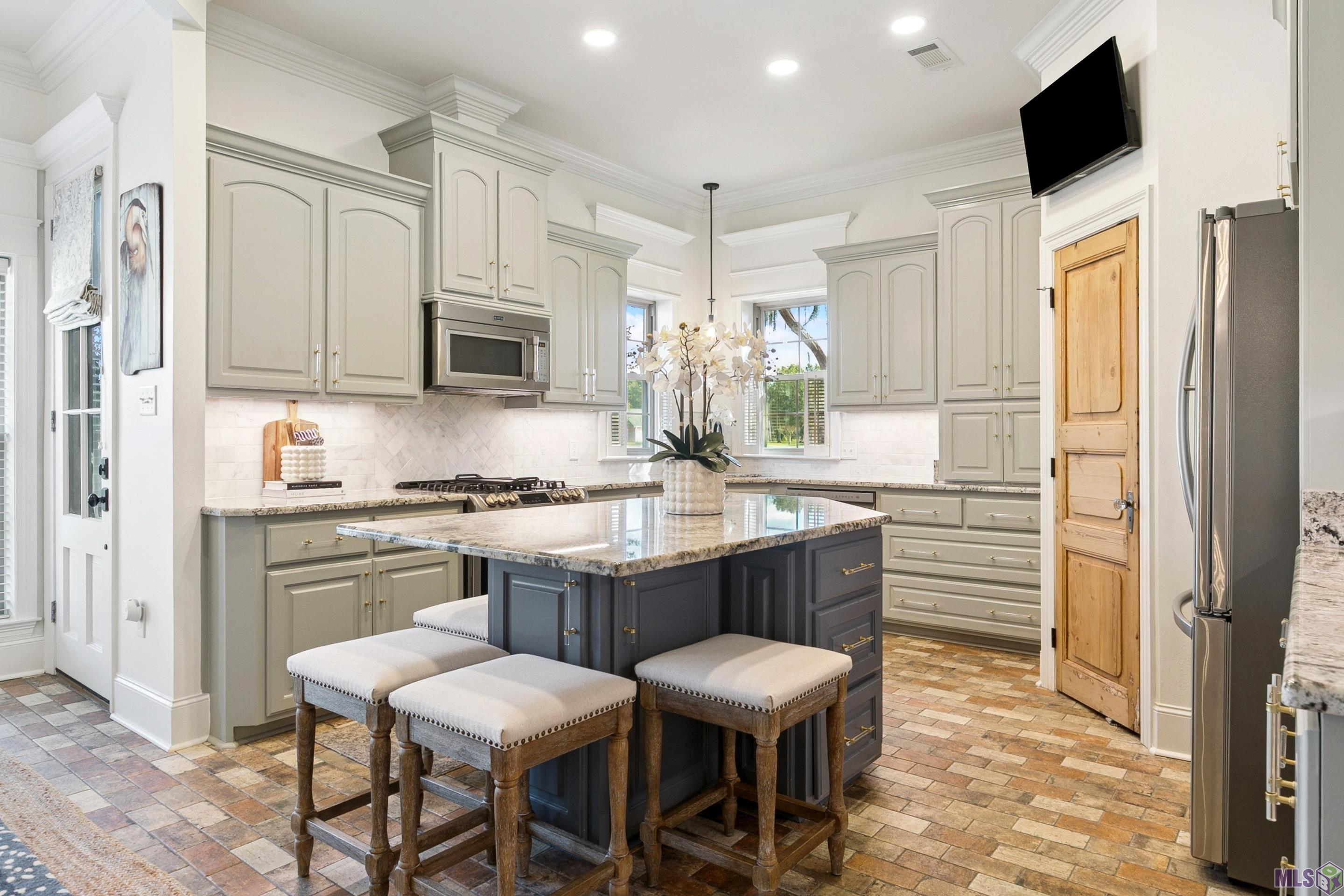 44388 Stringer Bridge Road St. Amant, LA 70774 - Photo 9 of 31