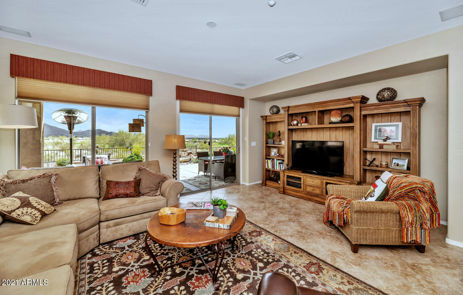 41409 North River Bend Road Phoenix, AZ 85086 - Photo 13 of 37 41409 N River Bend-014-034-1500x957