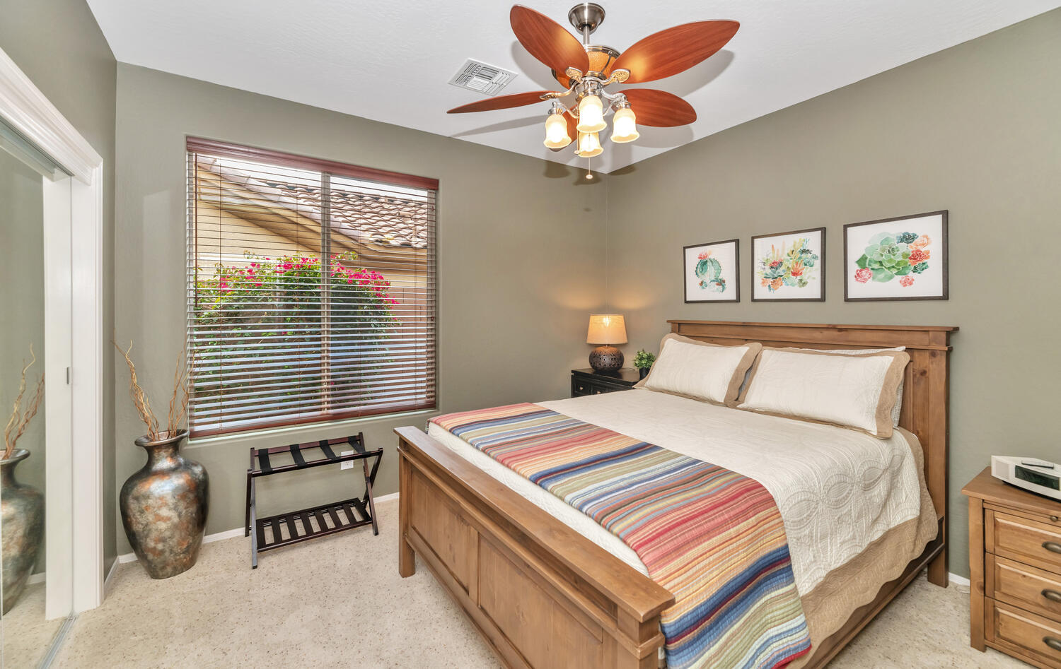 41409 North River Bend Road Phoenix, AZ 85086 - Photo 20 of 37 41409 N River Bend-022-009-1500x947