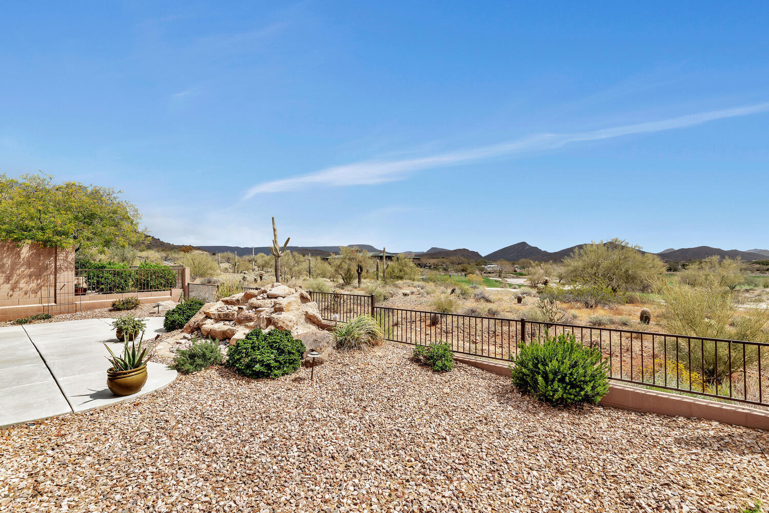 41409 North River Bend Road Phoenix, AZ 85086 - Photo 25 of 37 41409 N River Bend-029-030-1500x1000