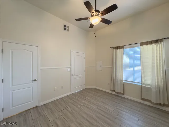 $1,575 | 2305 West Horizon Ridge Parkway, Unit 1421, Henderson, NV 89052