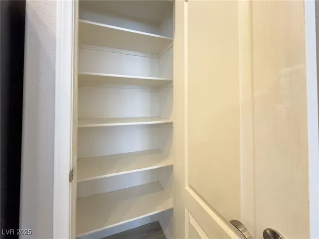 $1,575 | 2305 West Horizon Ridge Parkway, Unit 1421, Henderson, NV 89052