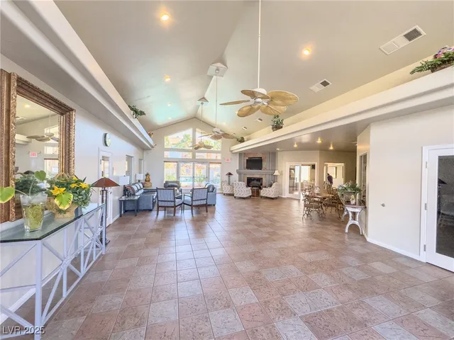 $1,575 | 2305 West Horizon Ridge Parkway, Unit 1421, Henderson, NV 89052