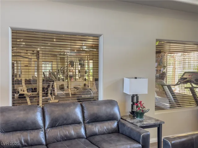 $1,575 | 2305 West Horizon Ridge Parkway, Unit 1421, Henderson, NV 89052