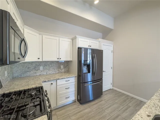 $1,575 | 2305 West Horizon Ridge Parkway, Unit 1421, Henderson, NV 89052