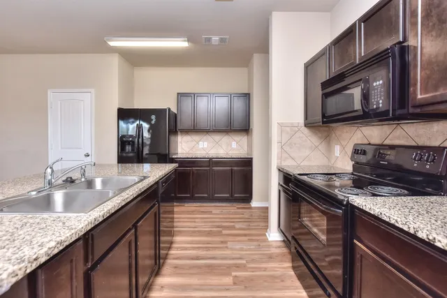 $1,925 | 14513 Callan Court, Manor, TX 78653