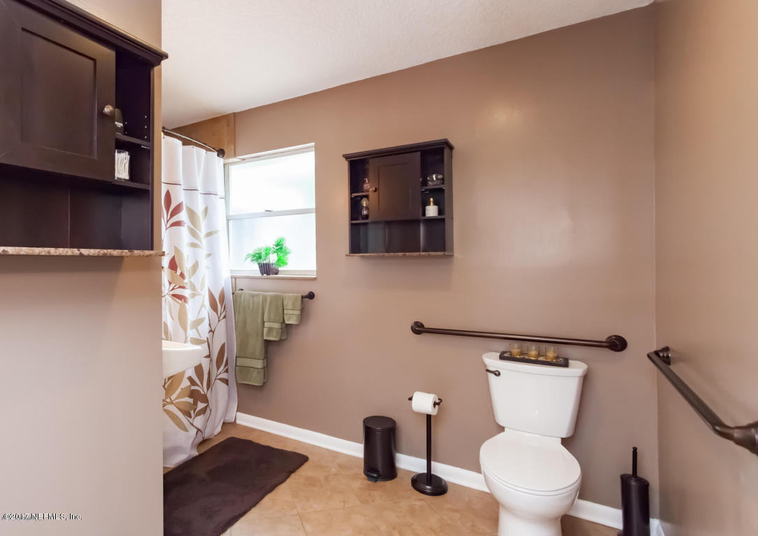 10606 Hemming Road Jacksonville, FL 32225 - Photo 23 of 26 master bath 1 - Copy