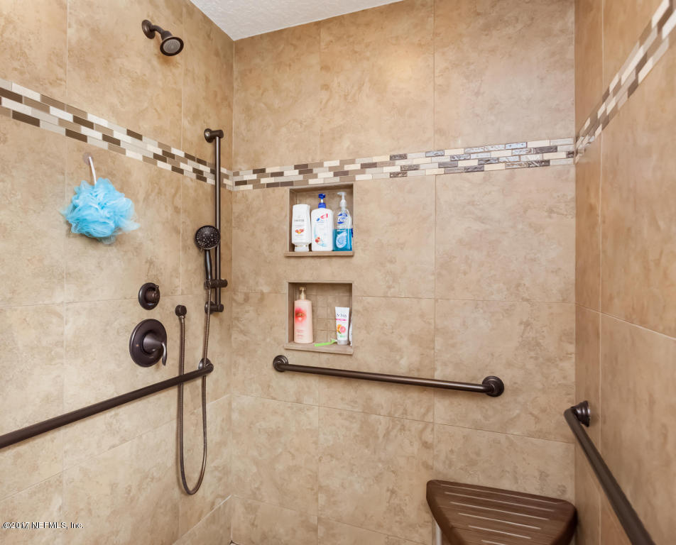 10606 Hemming Road Jacksonville, FL 32225 - Photo 24 of 26 master roll in shower