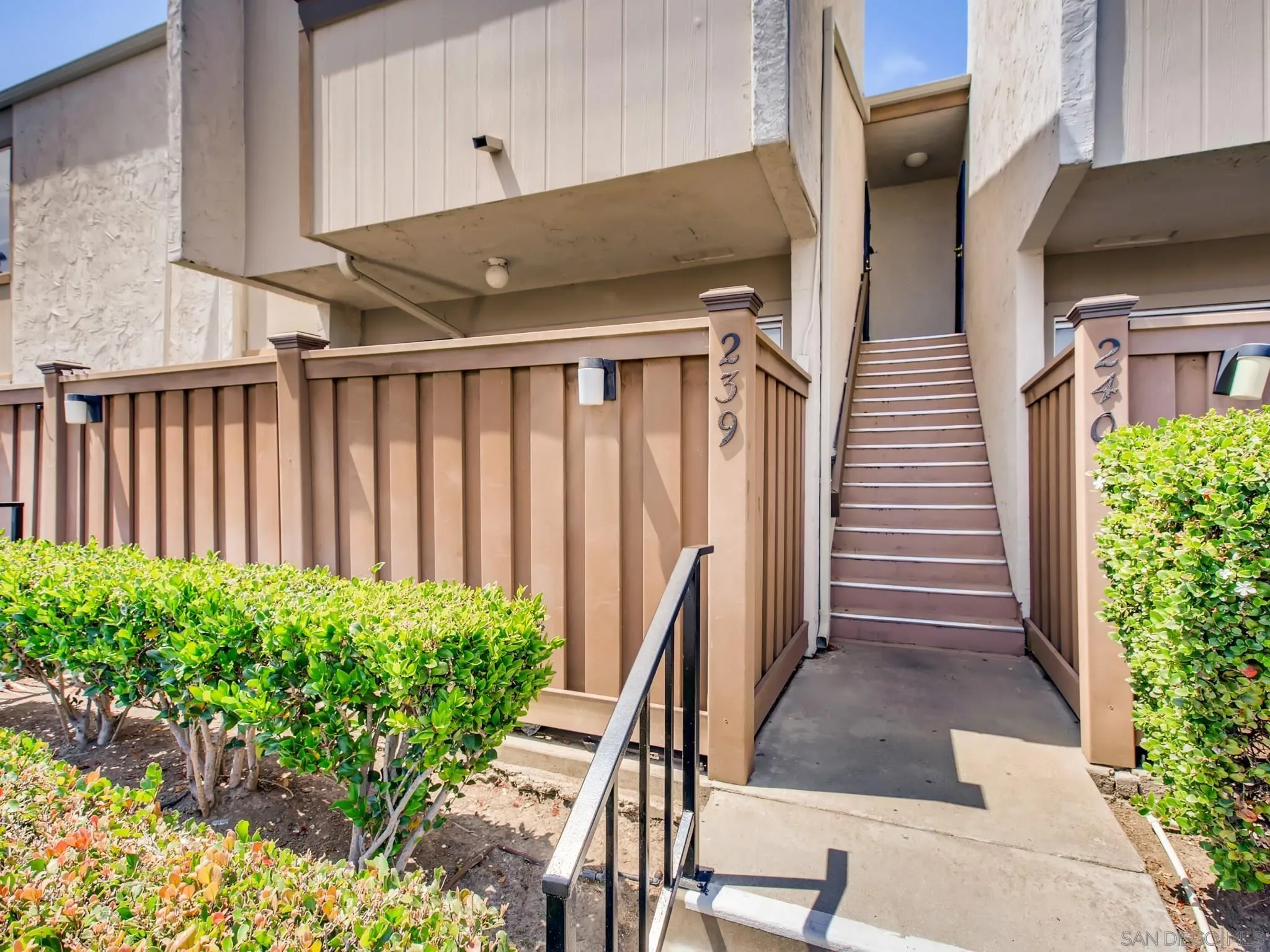 3550 Ruffin Road, Unit 239 San Diego, CA 92123 - Photo 5 of 27 a view of a backyard with potted plants