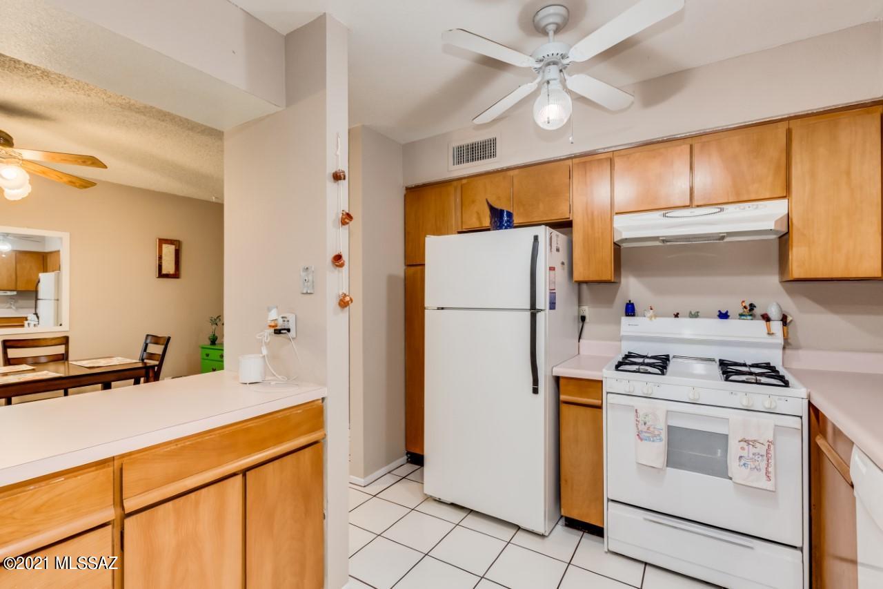 2755 West Anklam Road, Unit D Tucson, AZ 85745 - Photo 1 of 19