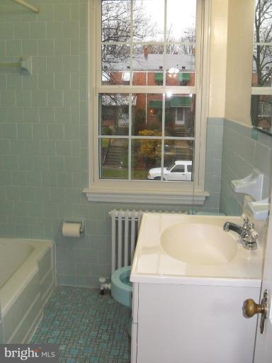 1729 Pin Oak Road Parkville, MD 21234 - Photo 12 of 13 Bath #1