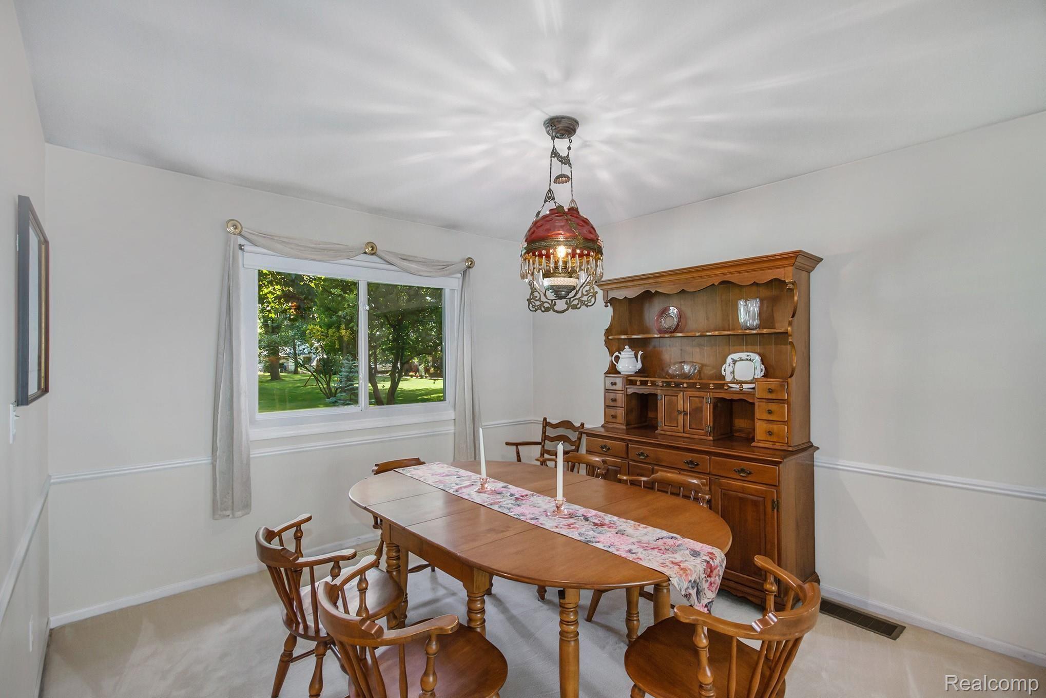 2991 Mohawk Lane Rochester, MI 48306 - Photo 9 of 33 2991 Mohawk Lane_37.jpg