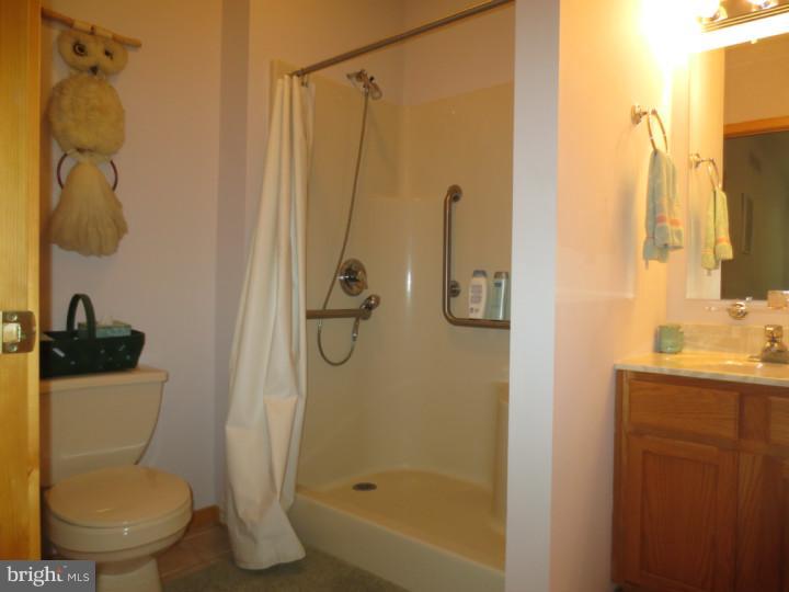 26 King Road Telford, PA 18969 - Photo 14 of 25 Bathroom