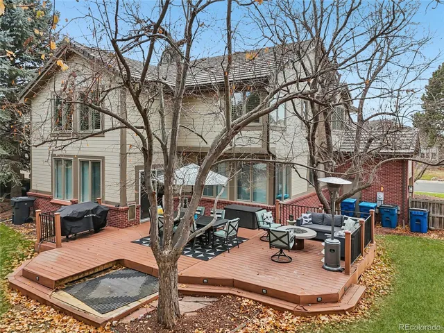 a view of outdoor space yard deck and patio
