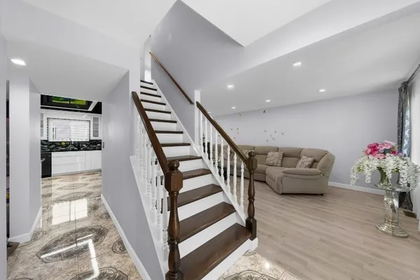 $3,550 | 264 North Southport Road, Mundelein, IL 60060