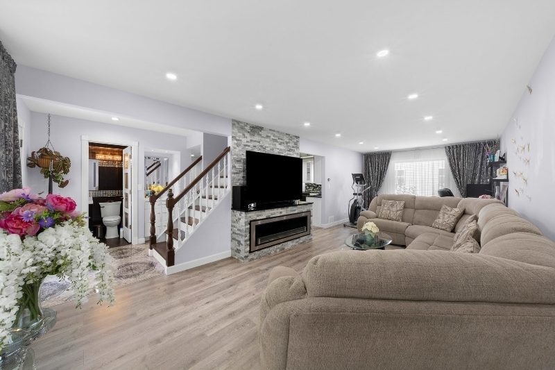 264 North Southport Road Mundelein, IL 60060 - Photo 4 of 9