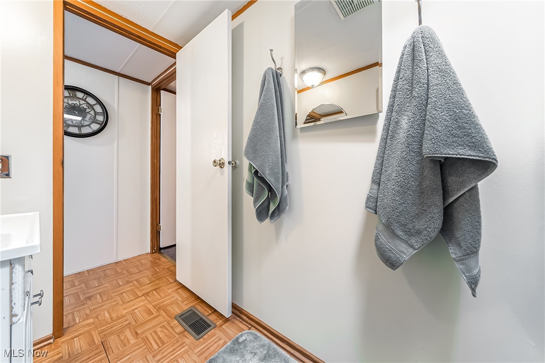 11800 Brookpark Road, Unit 149 Cleveland, OH 44130 - Photo 19 of 28 Gallery Image 19