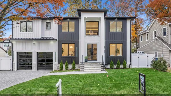 $2,599,995 | 801 Godwin Road, Paramus, NJ 07652